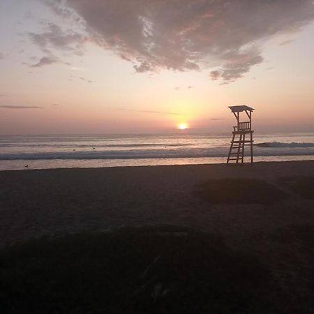The Lookout Beach Hotel San Lorenzo Exterior foto